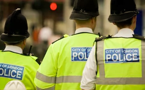 鹿城交警忙 “ 充電 ”