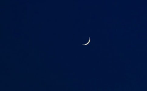 用月亮表達(dá)思念的句子