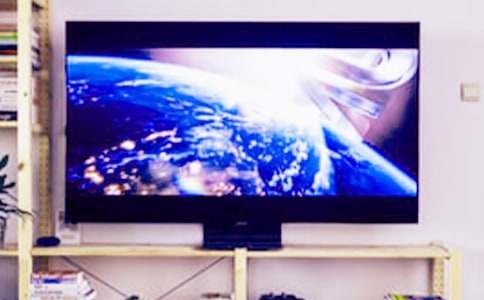 偷看電視風(fēng)波600字作文