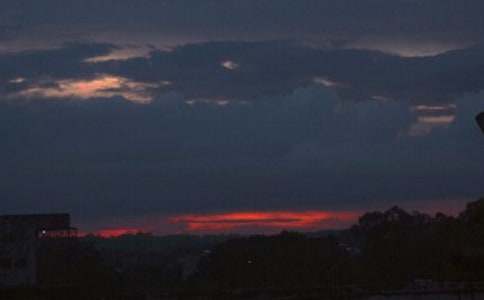 人生路上黑夜多