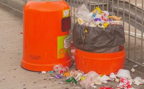 樓下的垃圾山作文400字