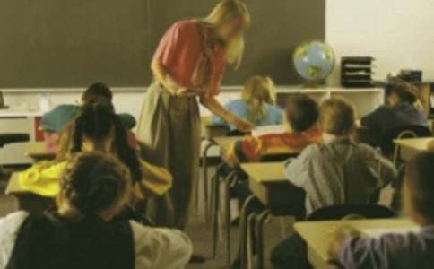 站在人生的戲臺(tái)作文_小學(xué)生作文