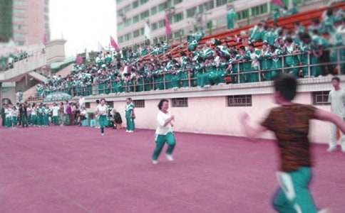 有關(guān)描寫運(yùn)動(dòng)會(huì)的作文匯編5篇